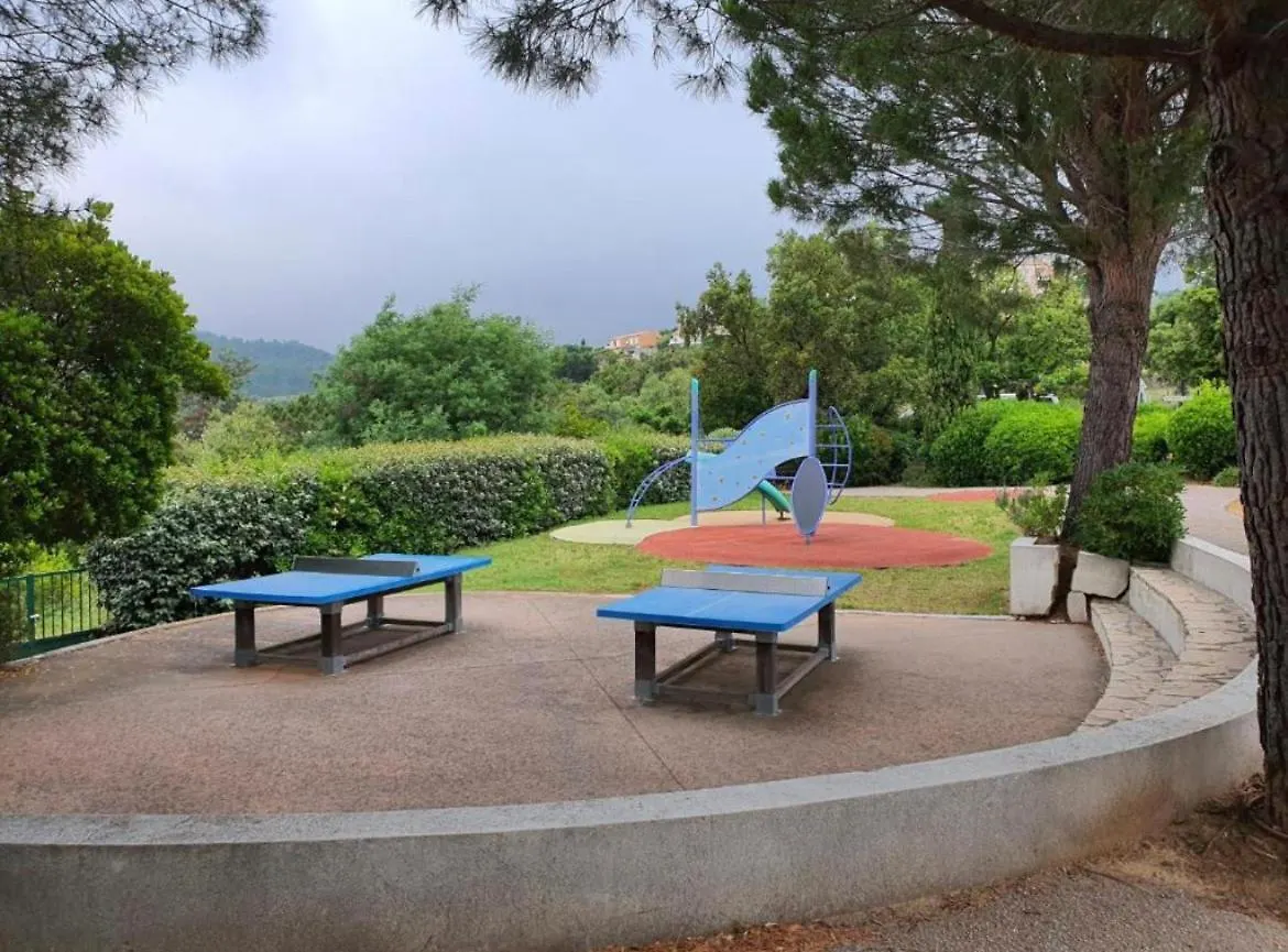 Appartement, Parc Arbore, Piscine Panoramique Sur Golf De St Tropez Les Issambres 0*,  France